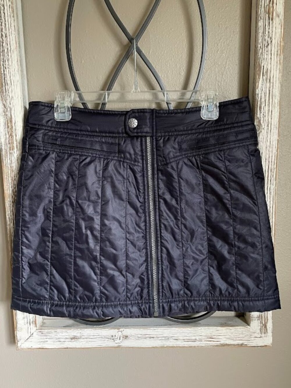 Athleta Apres Ski Skirt Size 8 Black Quilted Mini Water Repellent Zip Front